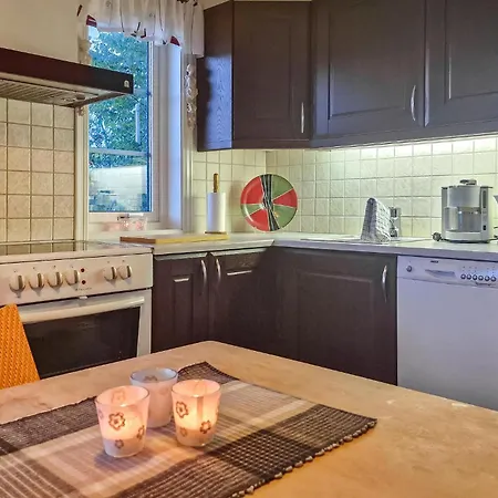 Schönes Haus Mit 2 Schlafzimmern In * Tilleraune