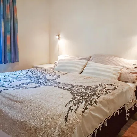Ferienhaus Schönes Haus Mit 2 Schlafzimmern In Tilleraune