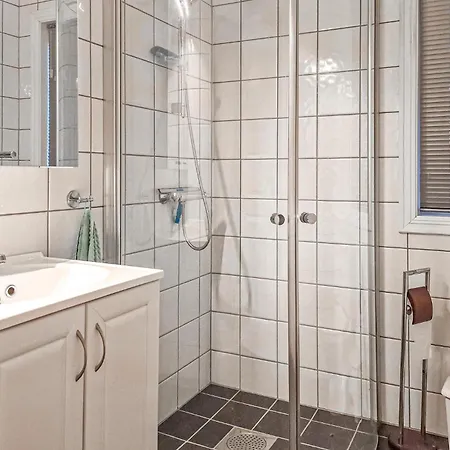 Schönes Haus Mit 2 Schlafzimmern In